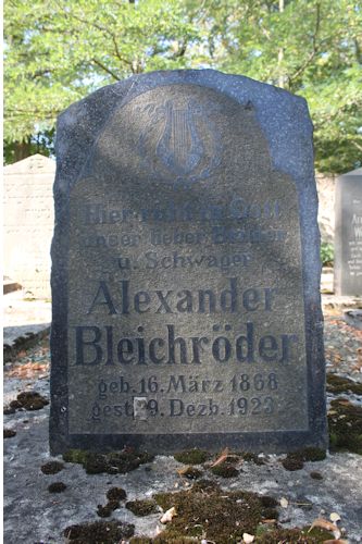 Grabstein Nummer 18 auf dem Friedhof Fürstenwalde