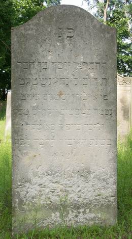 Grabstein Nummer 24 auf dem Friedhof Wriezen