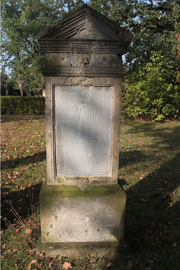 Grabstein Nummer 29 auf dem Friedhof Guben
