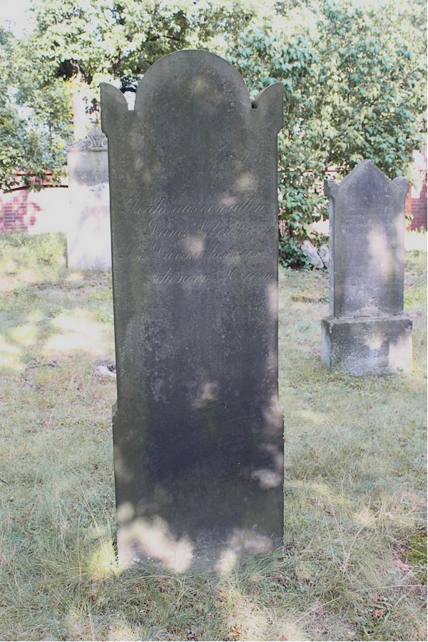 Grabstein Nummer 24 auf dem Friedhof Guben