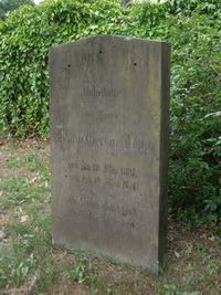 Grabstein Nummer 11 auf dem Friedhof Meinsdorf