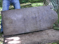 Grabstein Nummer 9 auf dem Friedhof Kremmen