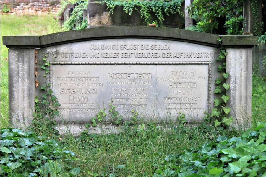 Grabstein Nummer 204 auf dem Friedhof Potsdam
