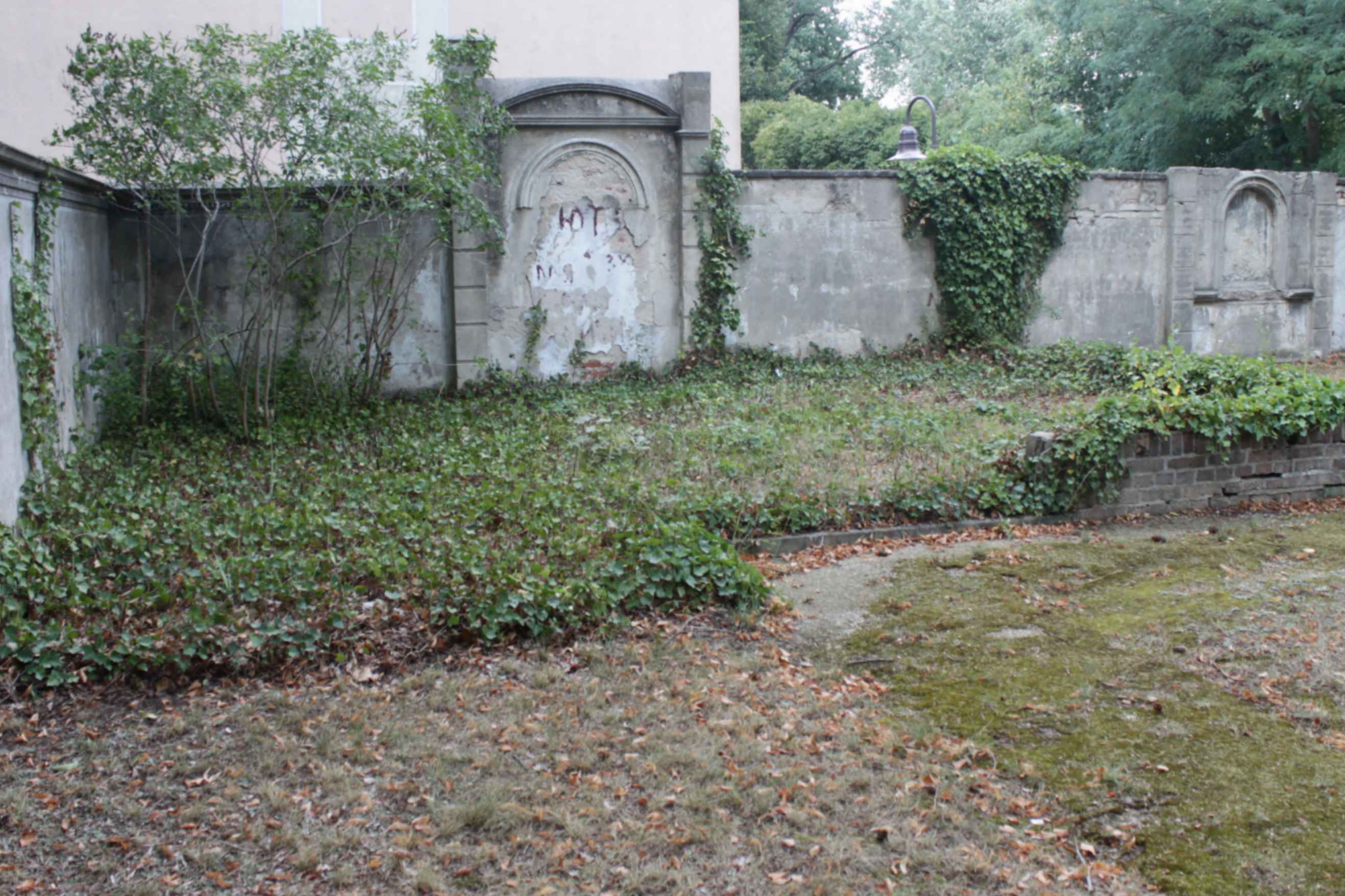 Grabstein Nummer 51 auf dem Friedhof Fürstenwalde