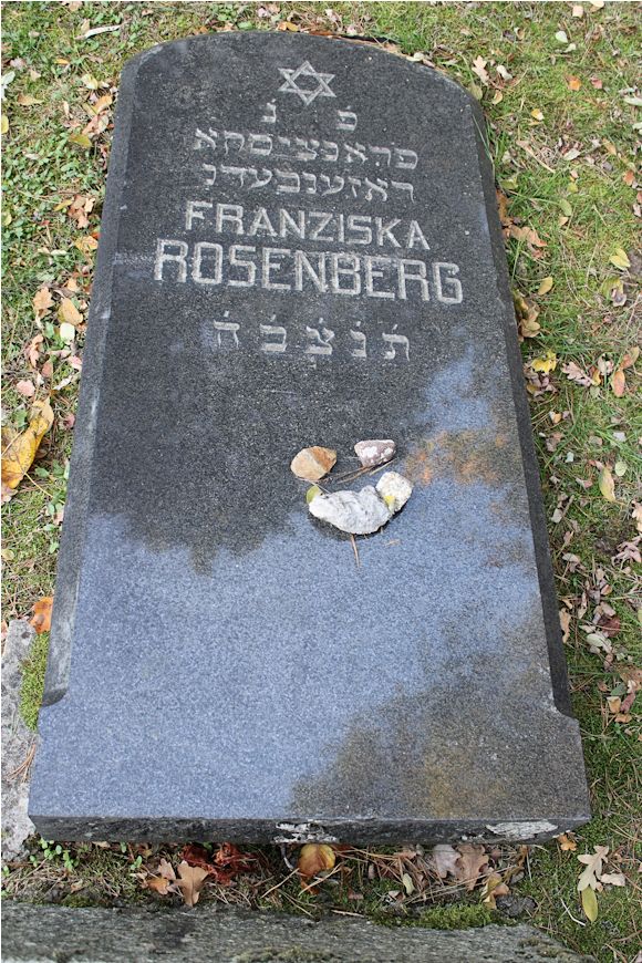 Grabstein Nummer 85 auf dem Friedhof Storkow
