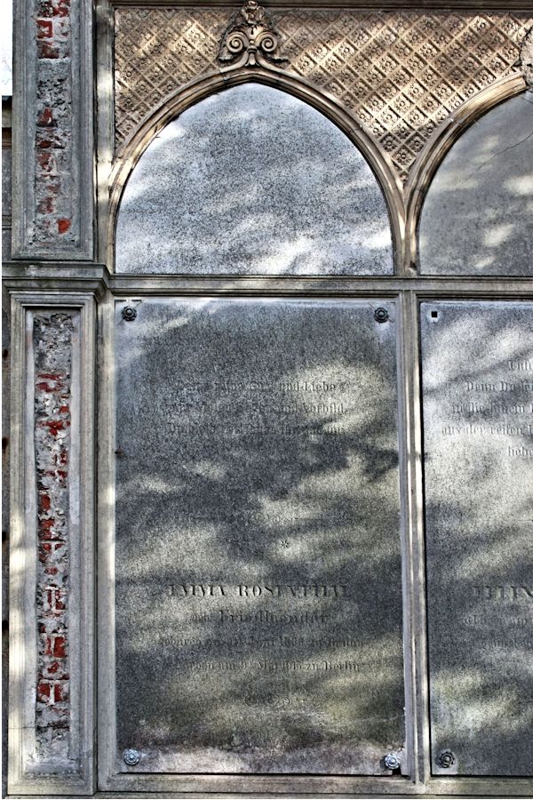 Grabstein Nummer 4431 auf dem Friedhof Potsdam