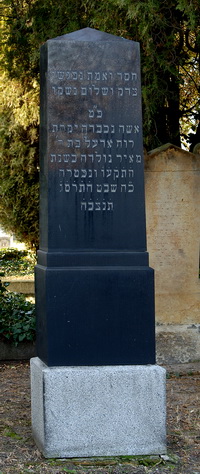 Grabstein Nummer 111 auf dem Friedhof Schwedt