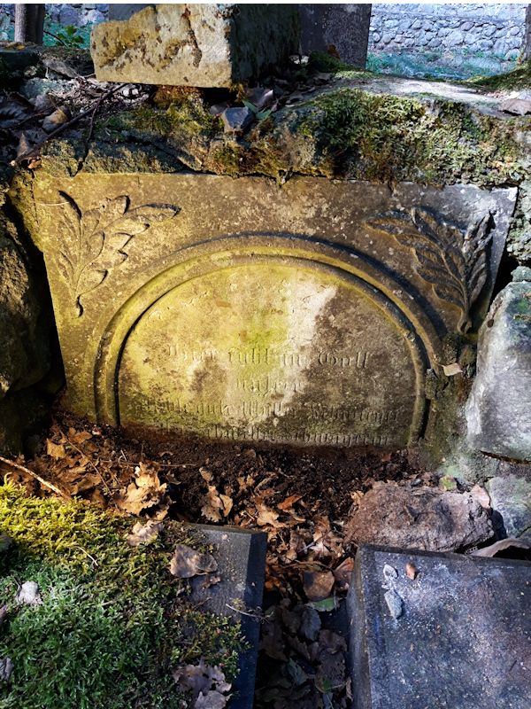 Grabstein Nummer 45 auf dem Friedhof Beeskow