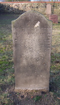 Grabstein Nummer 5 auf dem Friedhof Schwedt