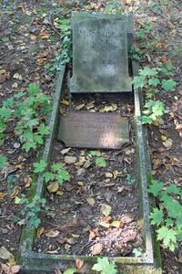 Grabstein Nummer 2 auf dem Friedhof Lindow