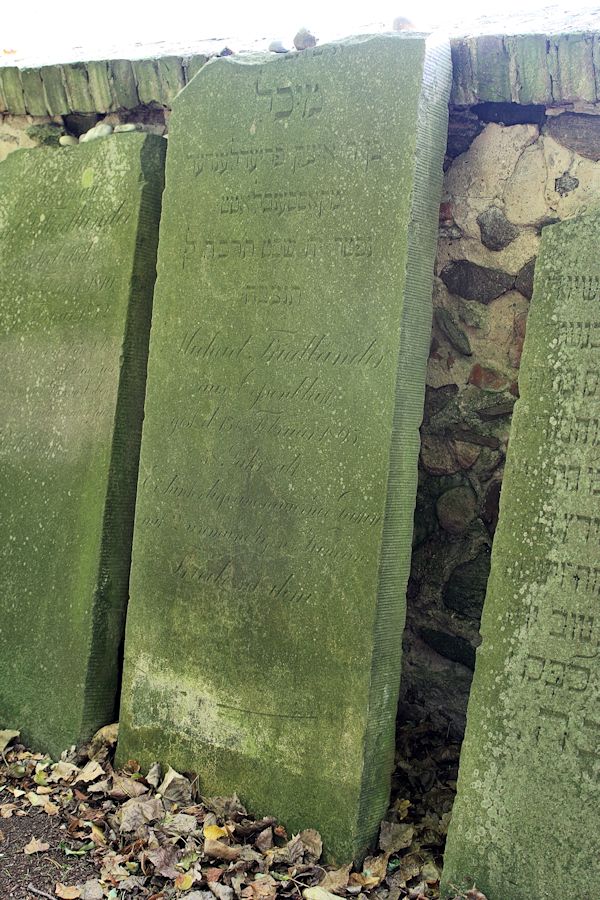 Grabstein Nummer 2 auf dem Friedhof Friedland