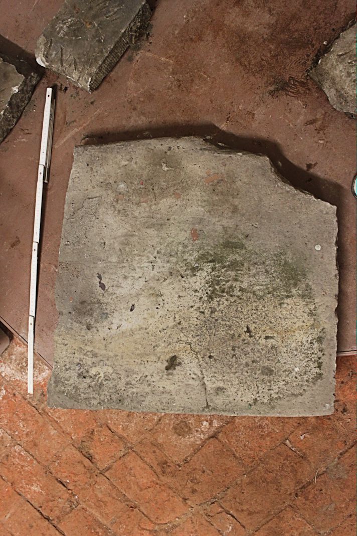 Grabstein Nummer 9 auf dem Friedhof Wusterhausen