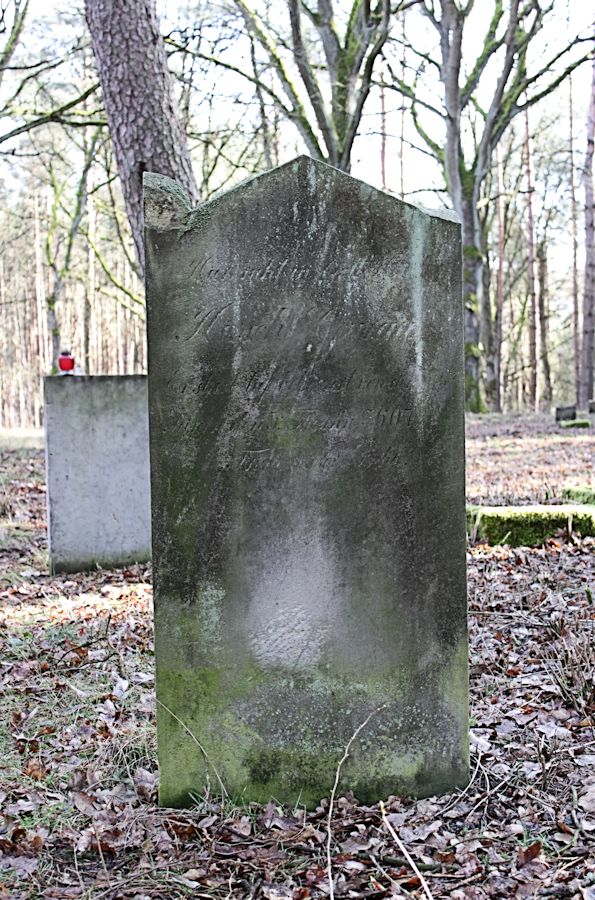 Grabstein Nummer 15 auf dem Friedhof Bledzew (Blesen)