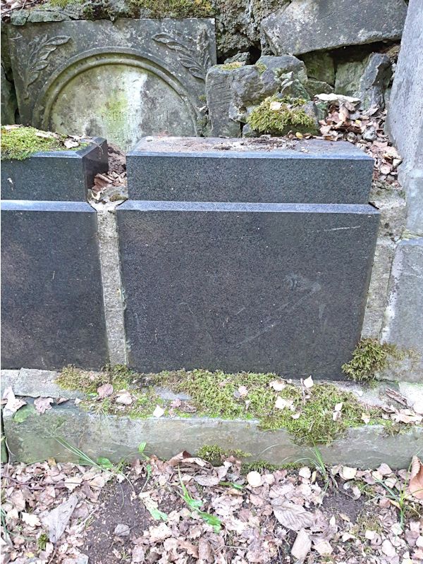 Grabstein Nummer 40 auf dem Friedhof Beeskow