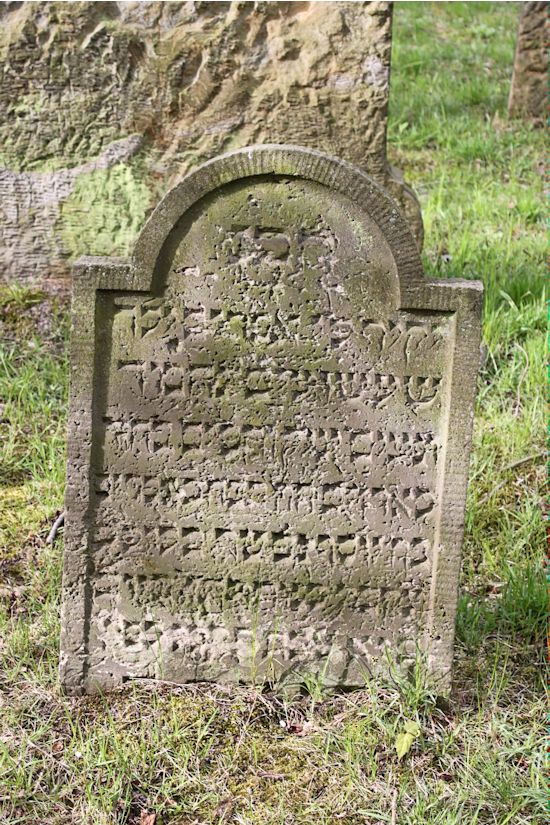 Grabstein Nummer 98 auf dem Friedhof Potsdam