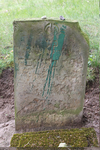 Grabstein Nummer 34 auf dem Friedhof Oderberg