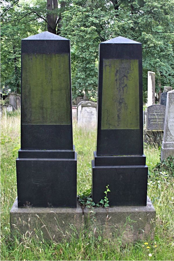 Grabstein Nummer 326 auf dem Friedhof Potsdam