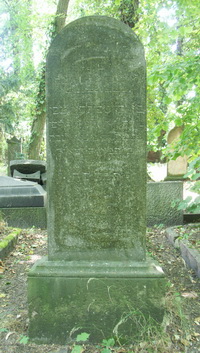 Grabstein Nummer 19 auf dem Friedhof Lindow