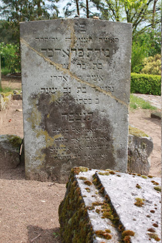 Grabstein Nummer 28 auf dem Friedhof Oderberg