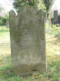 Grabstein Nummer 7 auf dem Friedhof Perleberg