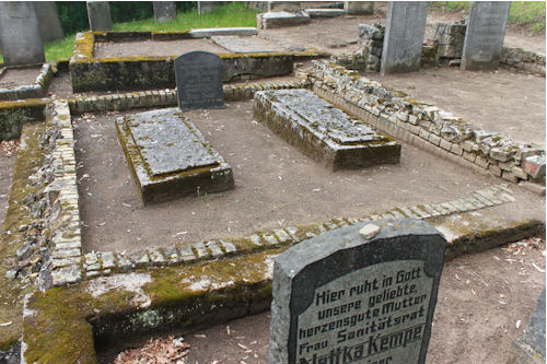 Grabstein Nummer 17 auf dem Friedhof Oderberg