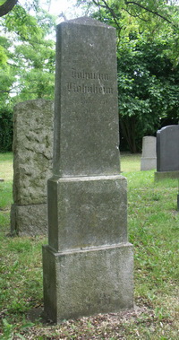 Grabstein Nummer 72 auf dem Friedhof Schwedt