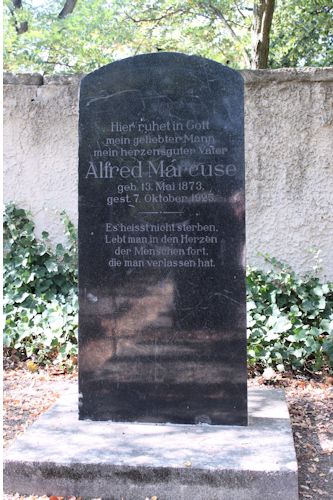 Grabstein Nummer 45 auf dem Friedhof Fürstenwalde
