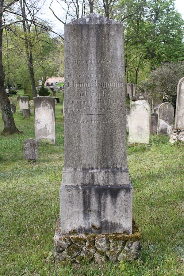Grabstein Nummer 284 auf dem Friedhof Potsdam