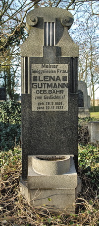 Grabstein Nummer 68 auf dem Friedhof Schwedt
