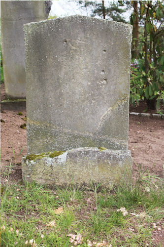 Grabstein Nummer 30 auf dem Friedhof Oderberg