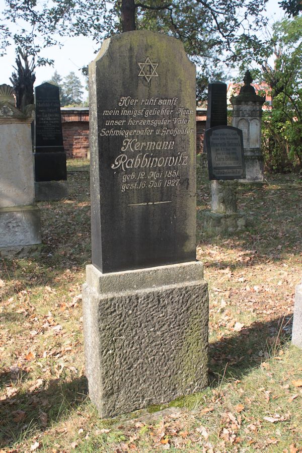 Grabstein Nummer 110 auf dem Friedhof Guben