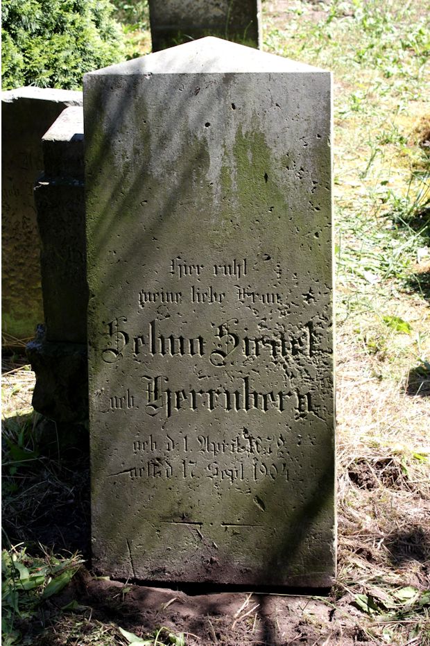 Grabstein Nummer 11 auf dem Friedhof Trebbin