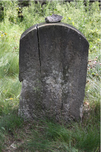 Grabstein Nummer 5 auf dem Friedhof Meinsdorf
