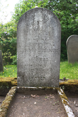 Grabstein Nummer 10 auf dem Friedhof Oderberg