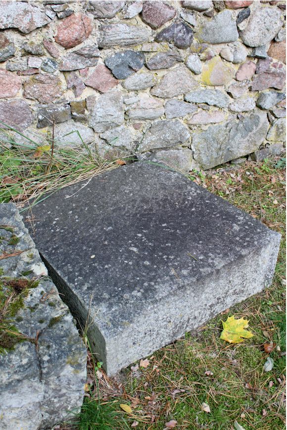 Grabstein Nummer 69 auf dem Friedhof Storkow