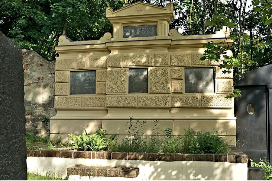 Grabstein Nummer 440 auf dem Friedhof Potsdam