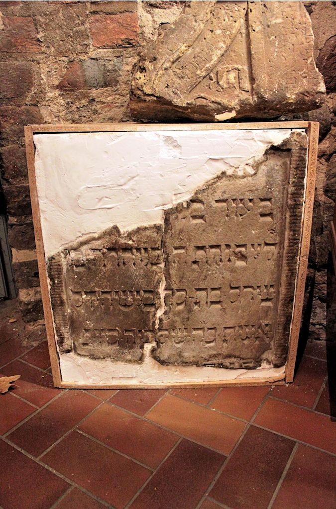 Grabstein Nummer 1 auf dem Friedhof Treuenbrietzen