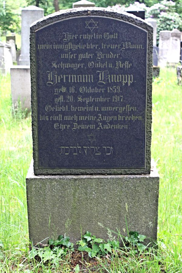 Grabstein Nummer 374 auf dem Friedhof Potsdam