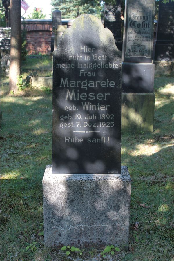 Grabstein Nummer 113 auf dem Friedhof Guben