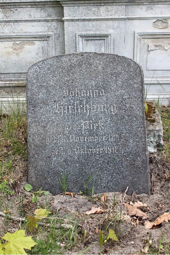 Grabstein Nummer 4504 auf dem Friedhof Potsdam