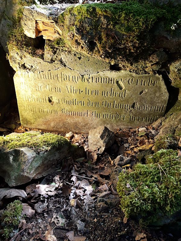 Grabstein Nummer 44 auf dem Friedhof Beeskow