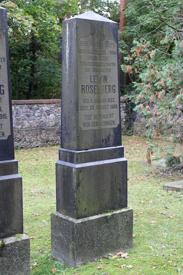 Grabstein Nummer 92 auf dem Friedhof Storkow