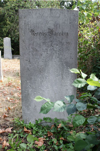 Grabstein Nummer 17 auf dem Friedhof Beelitz