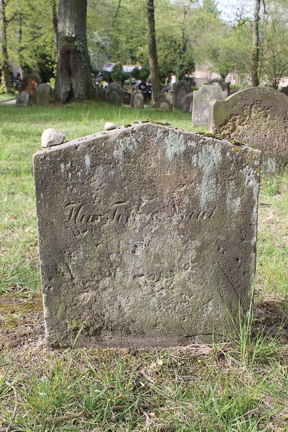Grabstein Nummer 142 auf dem Friedhof Potsdam