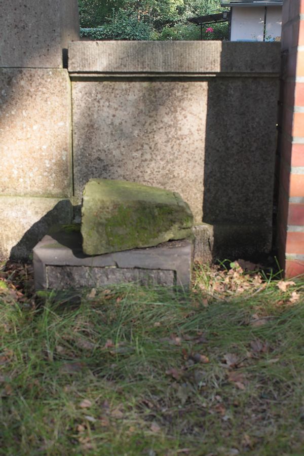 Grabstein Nummer 40 auf dem Friedhof Guben