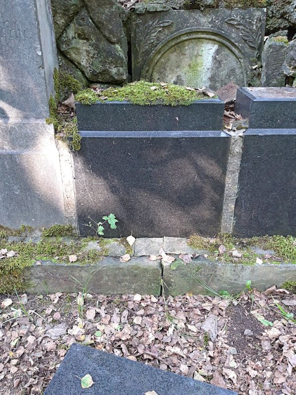 Grabstein Nummer 41 auf dem Friedhof Beeskow