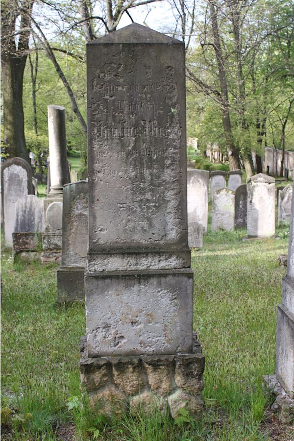 Grabstein Nummer 306 auf dem Friedhof Potsdam