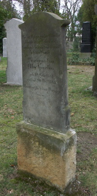 Grabstein Nummer 12 auf dem Friedhof Schwedt