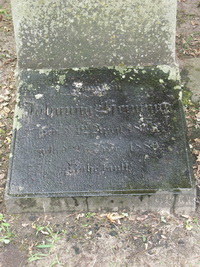 Grabstein Nummer 8 auf dem Friedhof Neuruppin