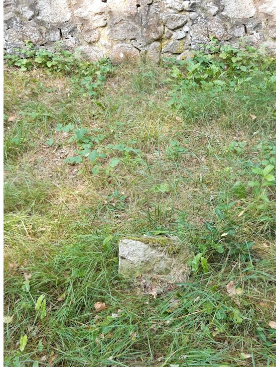 Grabstein Nummer 27 auf dem Friedhof Beeskow